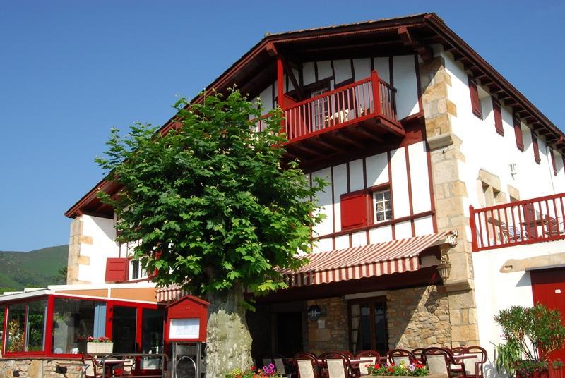 Hotel Pikassaria Sare Exteriör bild